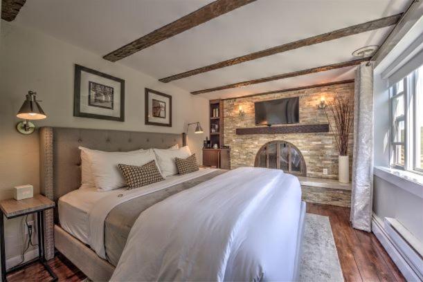 Auberge Sous L'Edredon B&B Saint-Sauveur Exterior foto